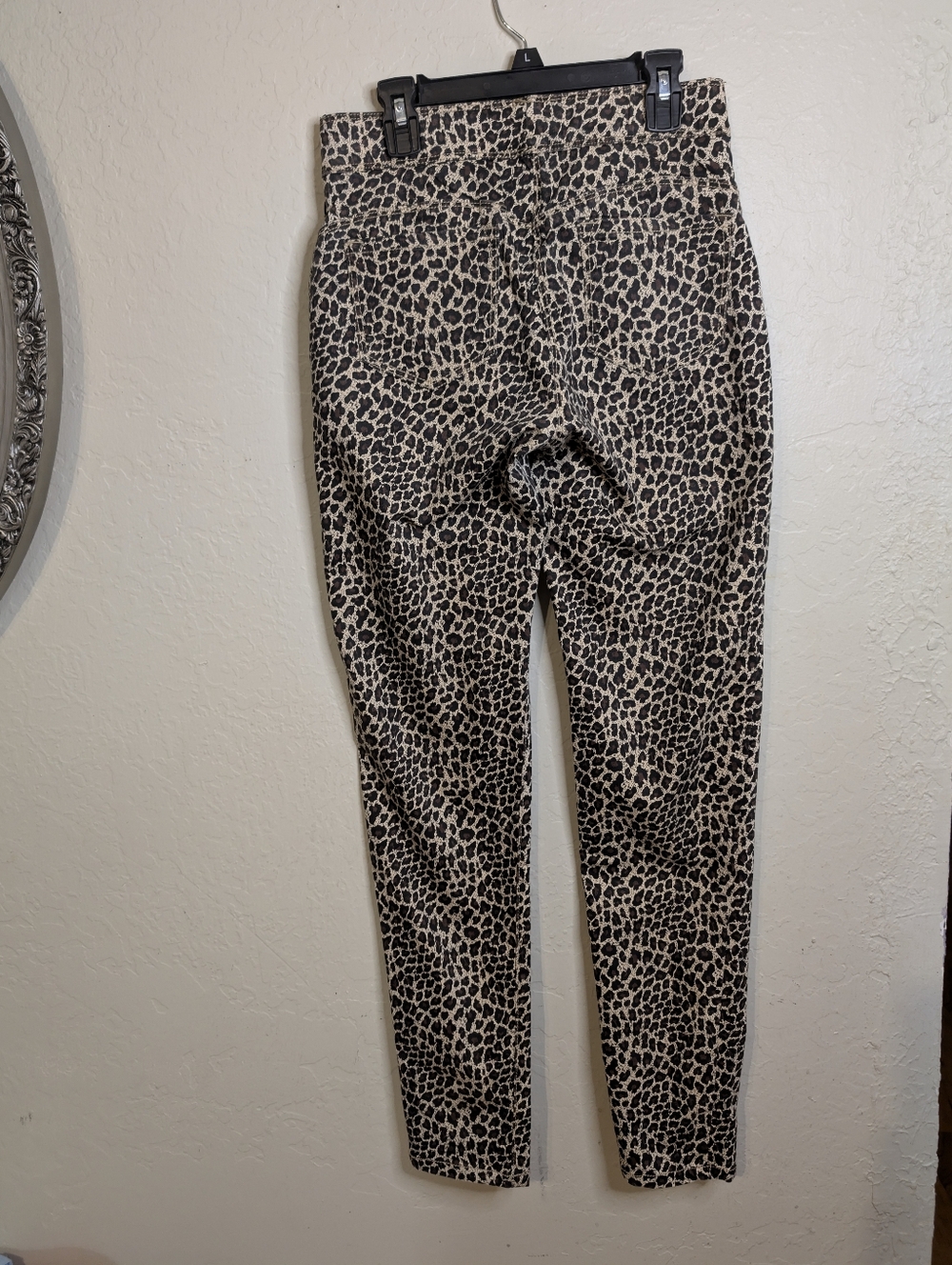 Coco + Carmen Cheetah Amazing Stretch Fit Sculpt Lift Jean Dress Pants NWT's. - Picture 3 of 16